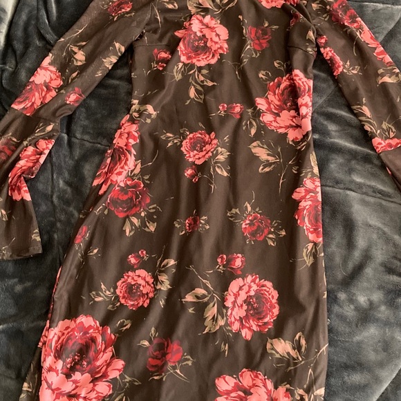 Floral print long sleeved mini dress - Picture 2 of 4
